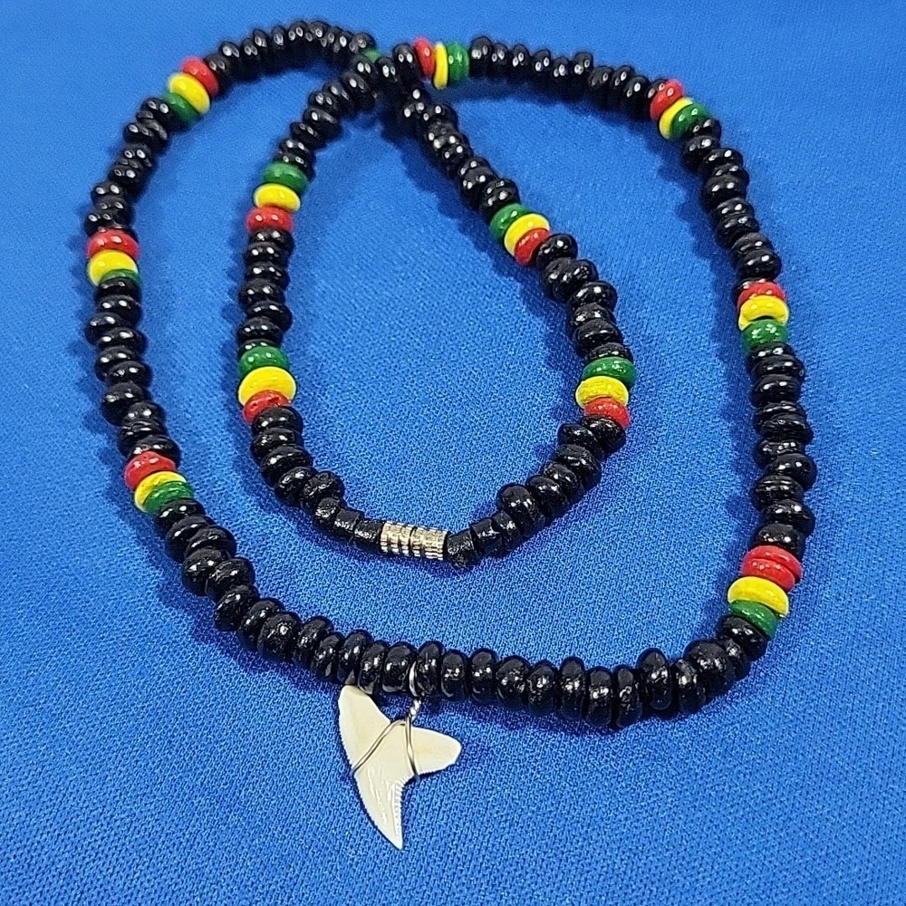 Sharks Tooth Beaded Necklace Jamaican Rasta Colors Retro Y2K Surfer Beachwear